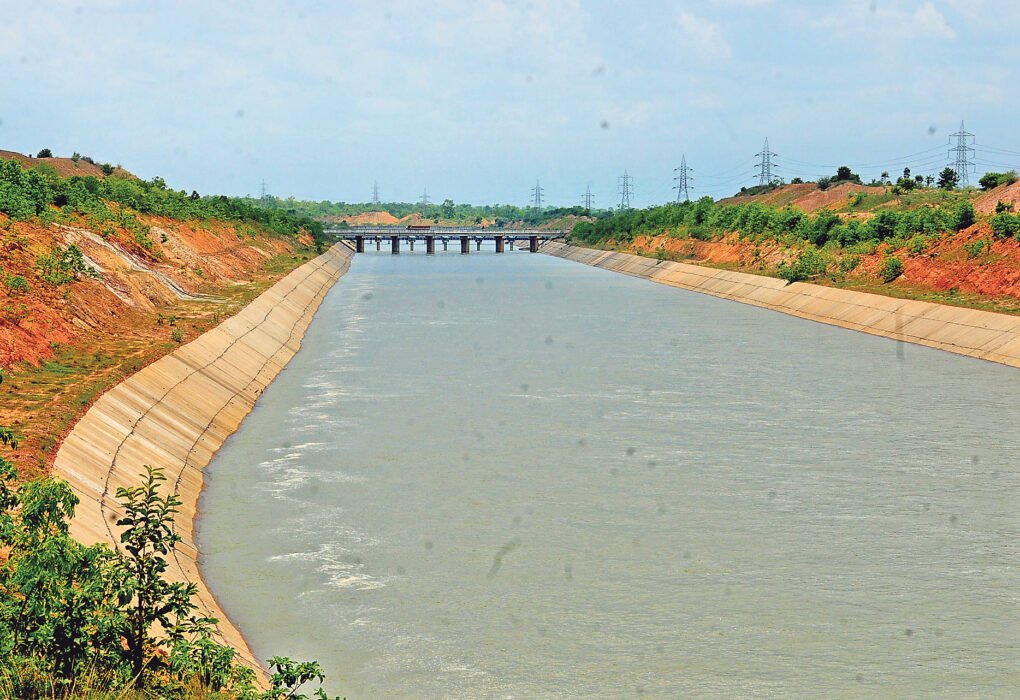 Young couple jumps into canal; young woman goes missing.